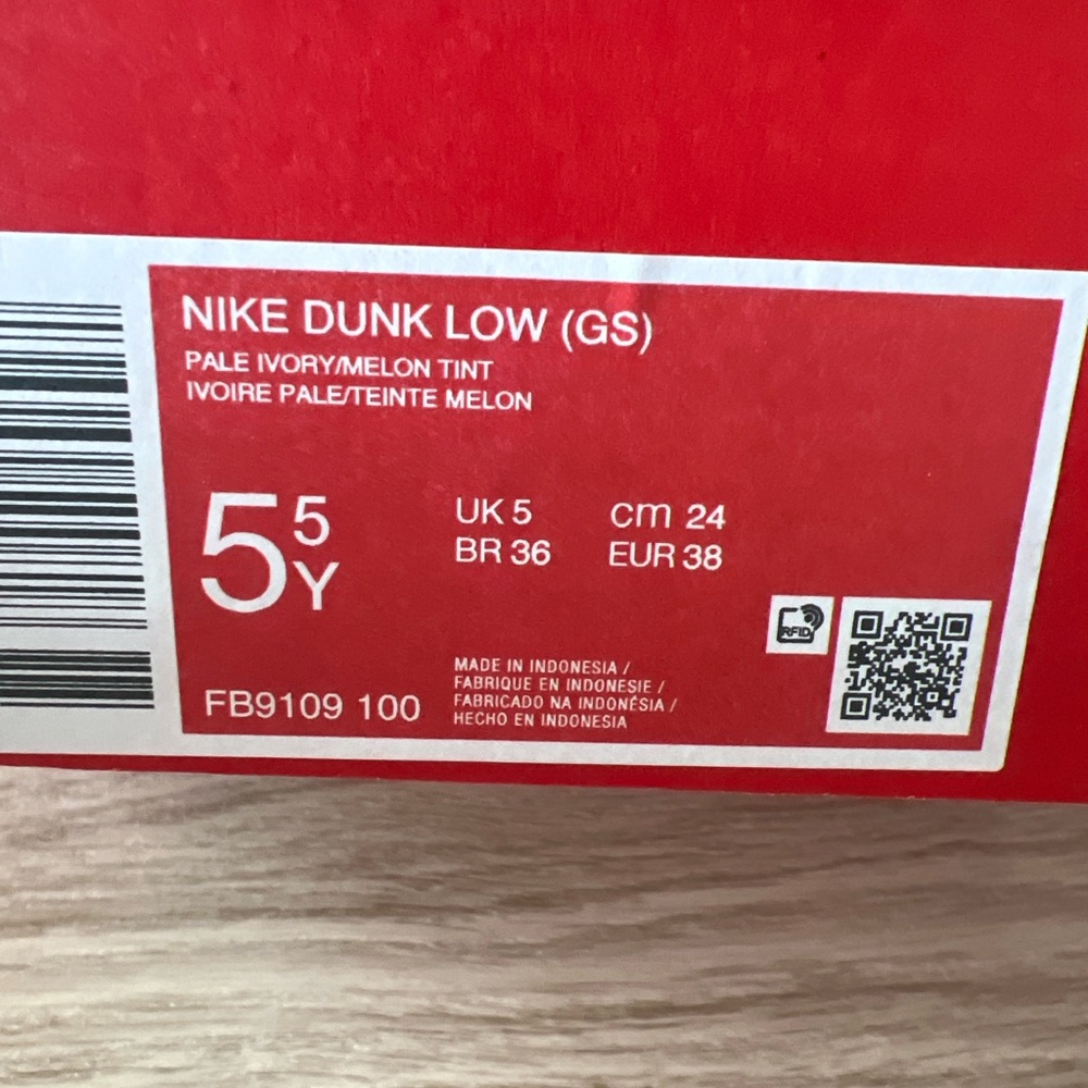 Nike Dunk Low GS - Pale Ivory and Melon Tint - Picture 2 of 6